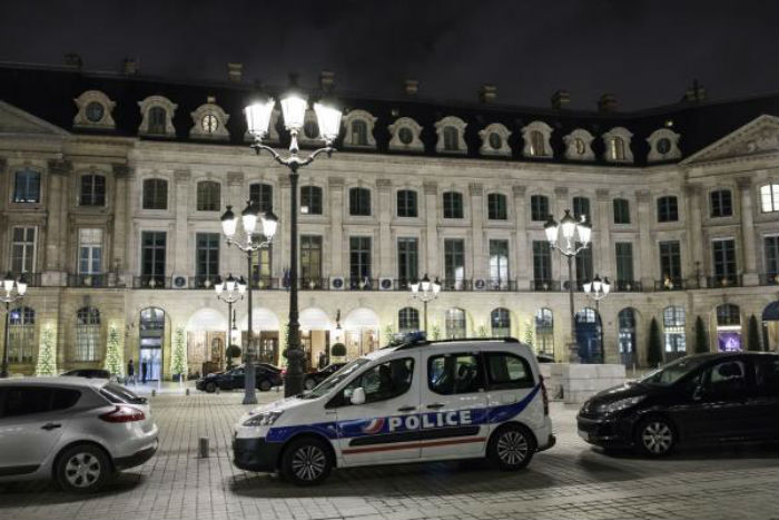 Pihak berwenang Prancis mengembalikan permata yang dicuri dari hotel Ritz
