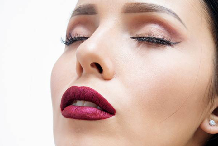 Lipstick Matter Dapat Terlihat Mengagumkan Hanya Dengan 4 Cara Ini