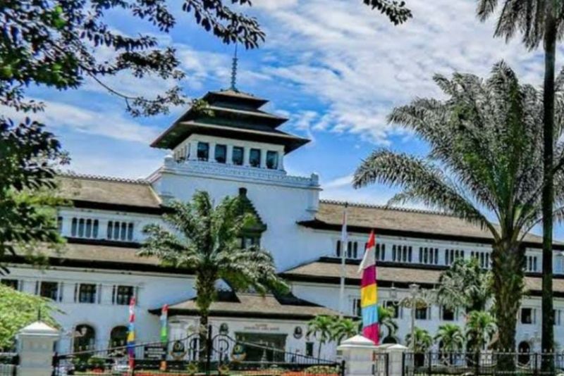 Gedung Sate: Menyelusuri Sejarah Bangunan Bersejarah di Bandung