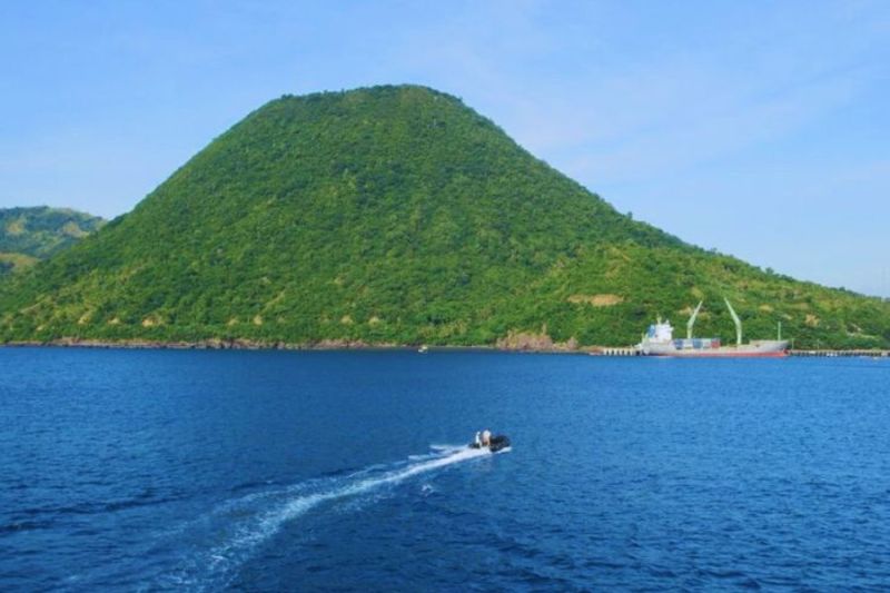 An extinct volcano, Gunung Meja (661 meters), is just south of Ende on Flores Island, East Nusa Tenggara, Indonesia.