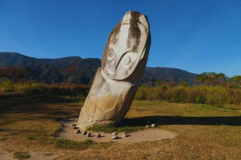 Patung Megalitik di Lore Lindu