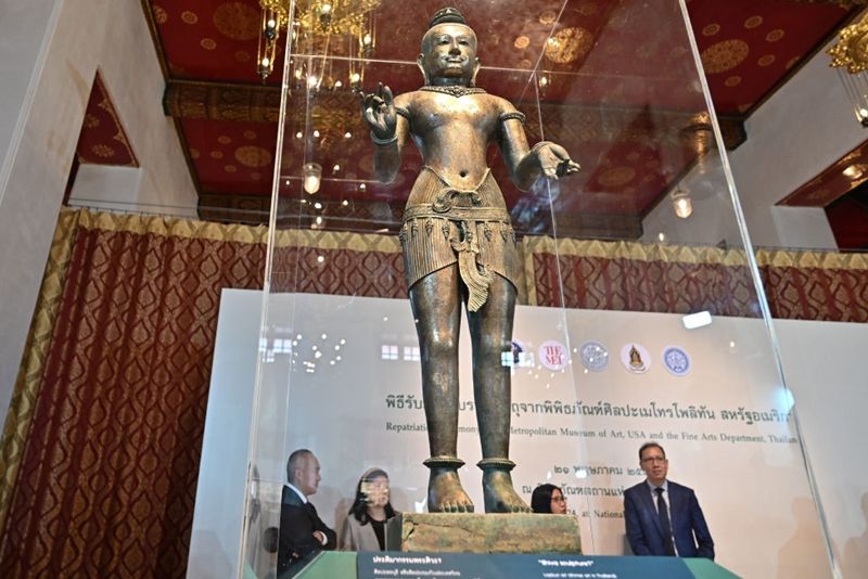 Patung 'Anak Emas' Berusia 900 Tahun Kembali Ke Thailand