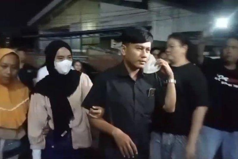 Detik-detik Linda, Sahabat Vina di Polres Cirebon Kota untuk menjalani pemeriksaan terkait kasus Vina dan Eki