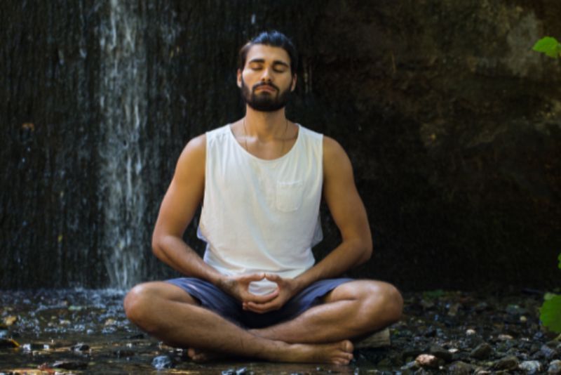 Mengelola Kesehatan Emosional dengan Mindfulness