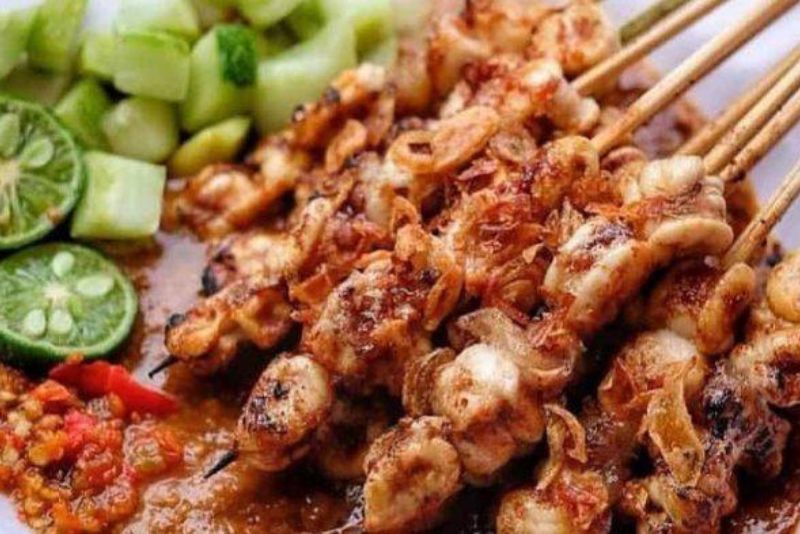 Menikmati Sate Sumsum Bogor