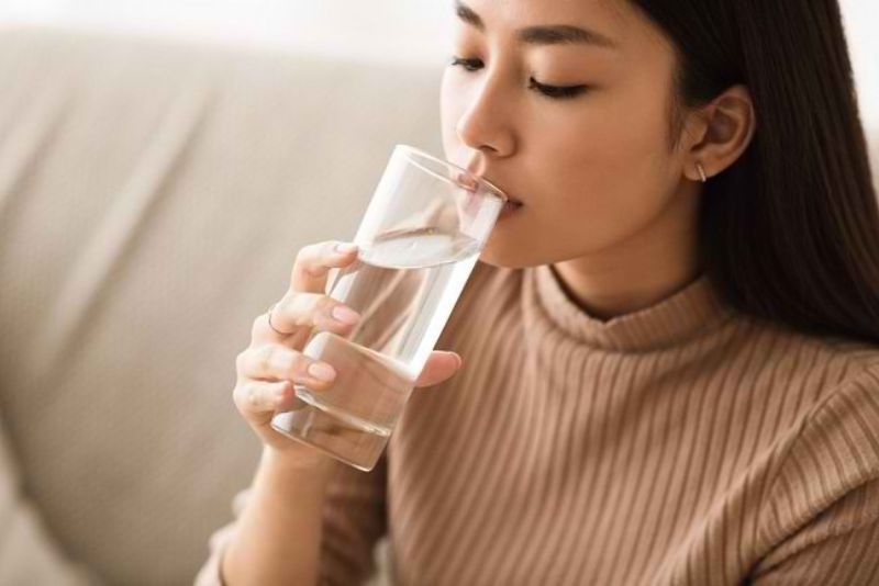 Manfaat Luar Biasa Minum Air Putih