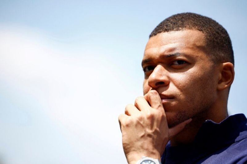 Pesepak bola asala Prancis, Kylian Mbappe, hadiri di pusat latihan timnas Prancis di Clairefontaine, Paris, pada 3 Juni 2024, jelang kompetisi Euro 202