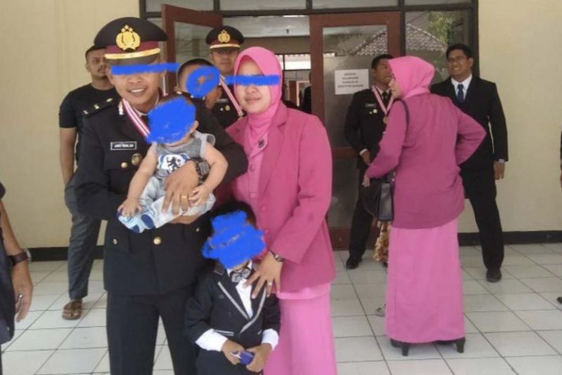 Istri Kapolsek Pangkalan Balai Terpaksa Ngojek Karena Suami Doyan Selingkuh