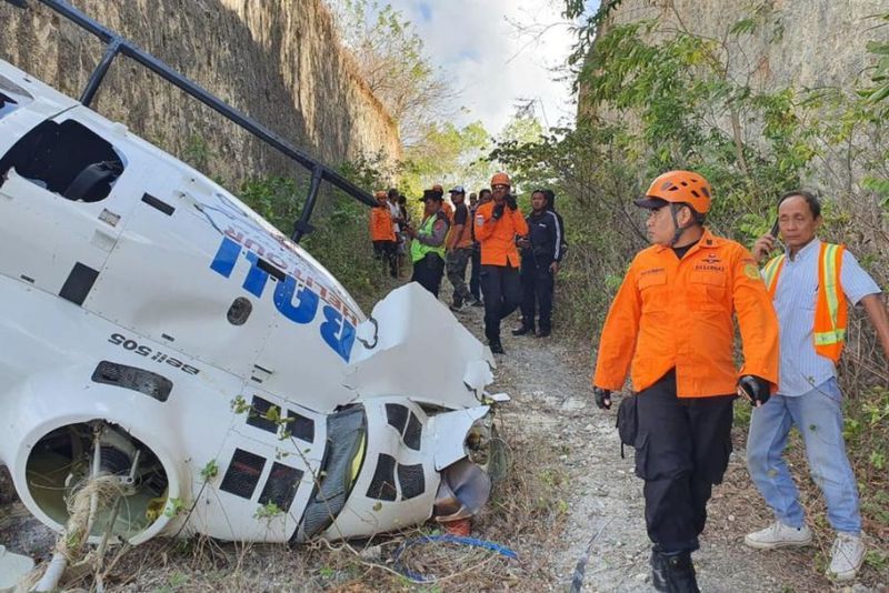 Helikopter Jatuh di Bali Akibat Terbelit Tali Layangan