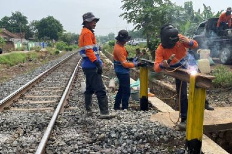 KAI Menutup 127 Perlintasan Sebidang Selama Tahun 2024 untuk Alasan Penting