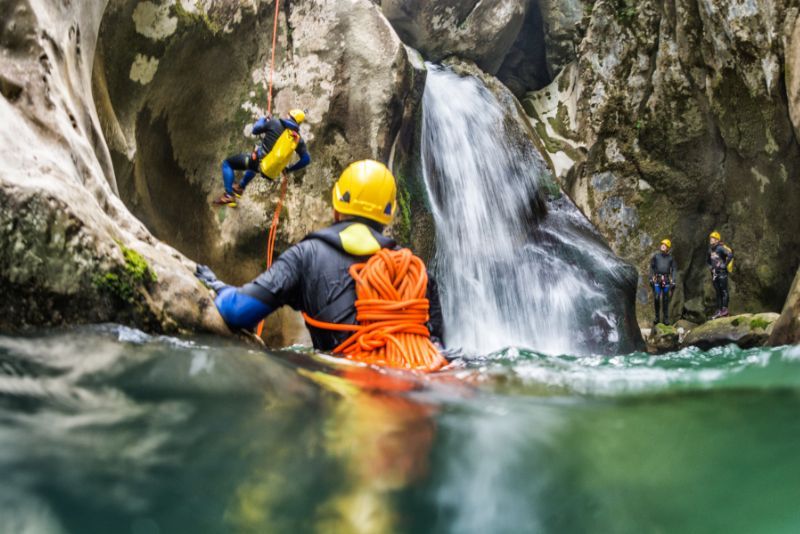 Gunung Paling Menantang untuk Pendakian: Daftar dan Tips