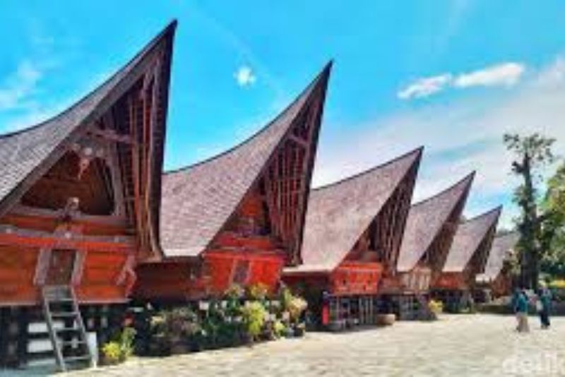 Rumah Bolon: Rumah Adat Suku Batak di Sumatera Utara