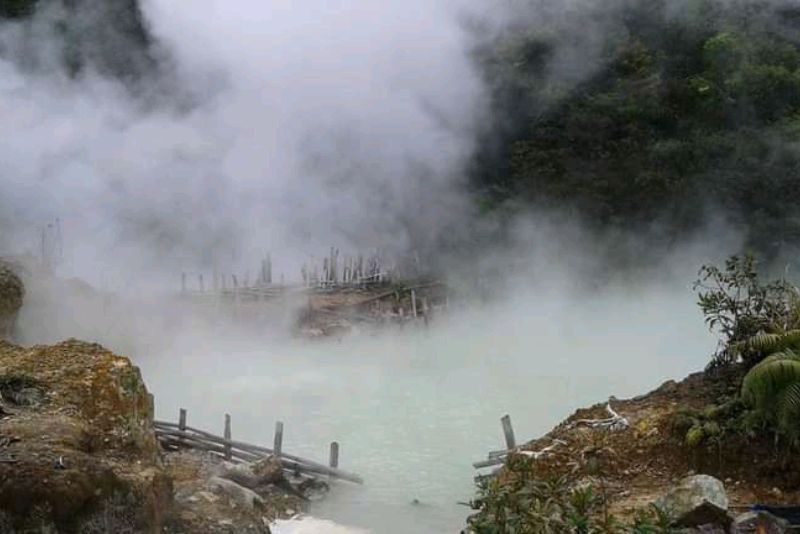 Menyegarkan di Kawah Darajat Garut: Petualangan Alam dan Keajaiban Geologi