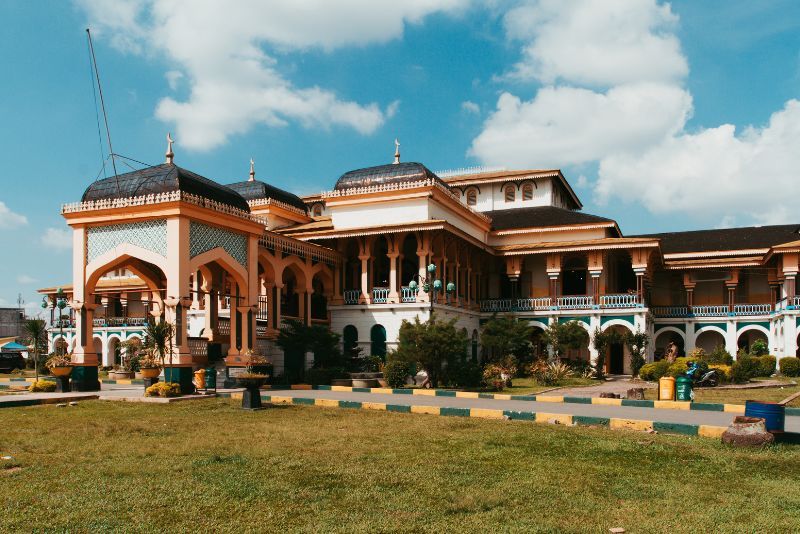 Istana Maimun: Simbol Kejayaan Kesultanan Deli