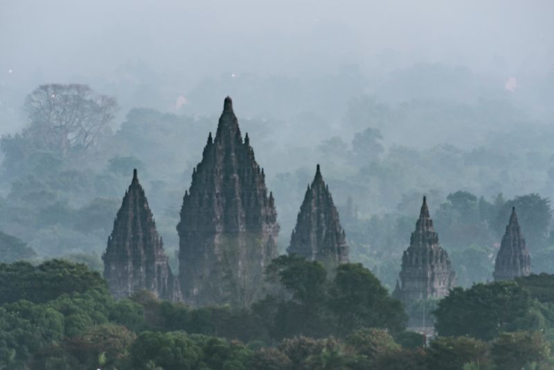 Mengunjungi Candi Prambanan: Keindahan Arsitektur Hindu, Pertunjukan Ramayana