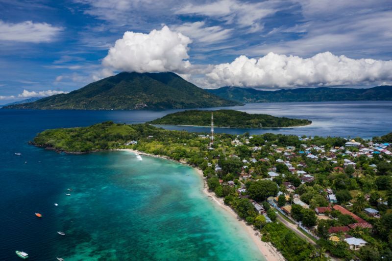 Pulau Alor: Destinasi Snorkeling dan Diving