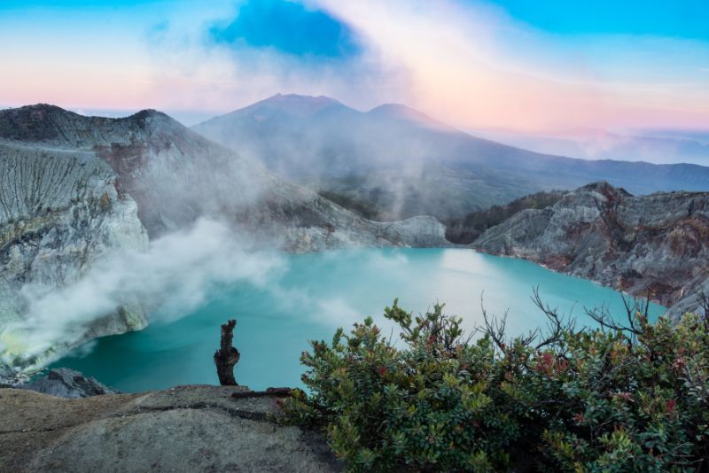 Pengalaman Menginap di Kawah Putih: Merasakan Keindahan Alam yang Ajaib