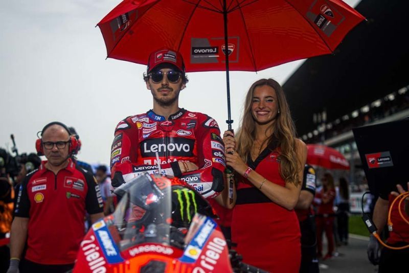 Peran Grid Girls dalam Sejarah dan Kontroversi MotoGP