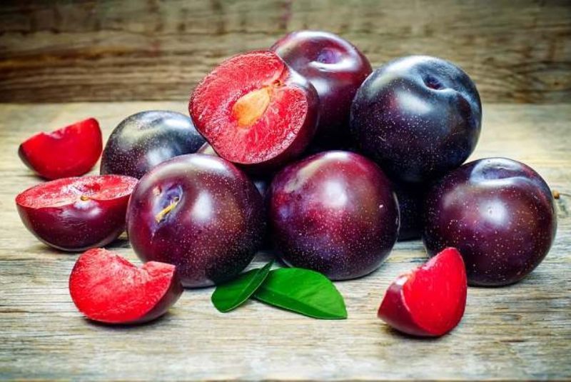 Manfaat Buah Plum untuk Kesehatan Anak