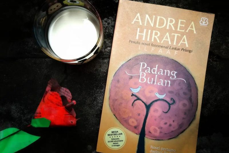 Mengupas Novel "Padang Bulan" oleh Andrea Hirata