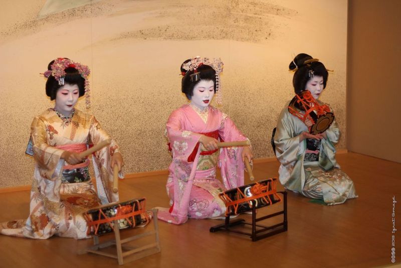 Geisha: Simbol Seni dan Budaya Tradisional Jepang