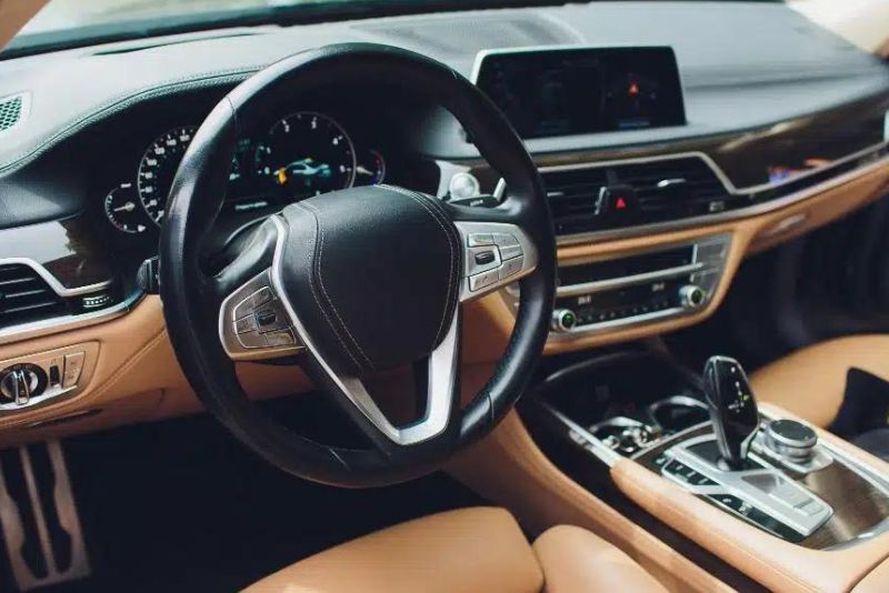 Desain Interior Mobil: Kesenjangan antara Fungsionalitas dan Estetika