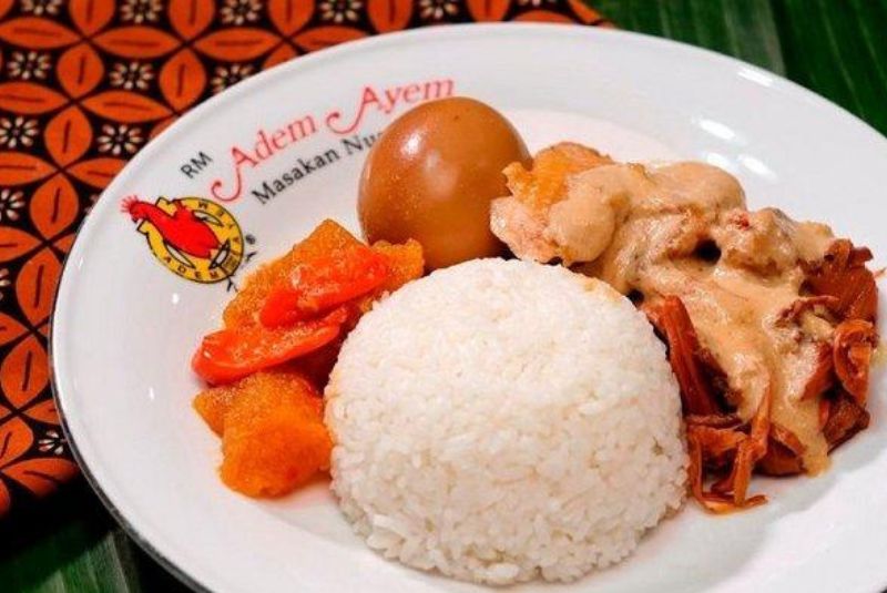 Rekomendasi Tempat Makan Gudeg di Solo