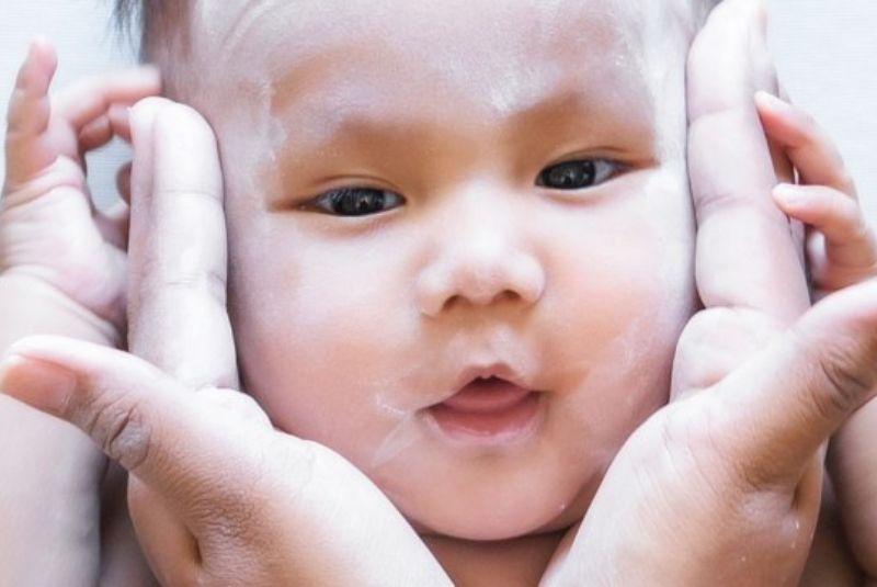 Manfaat Bedak Bayi untuk Kesehatan