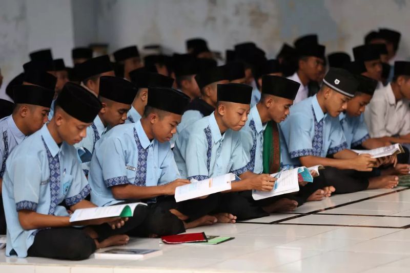 Pendidikan Islam di Pesantren: Peran dan Tantangan