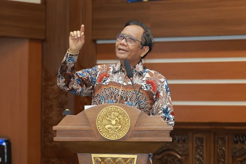 Karier Mahfud MD: Dari Akademisi hingga Menteri Koordinator