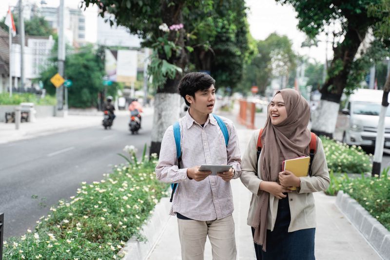 Pendidikan Holistik: Menyeimbangkan Akademik dan Non-Akademik