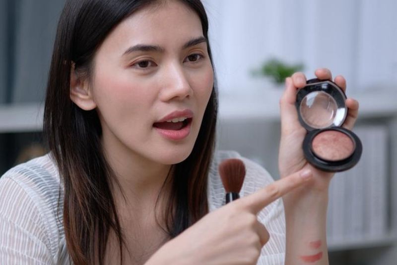 Rekomendasi Warna Blush On untuk Kecantikan Kulit Wajah