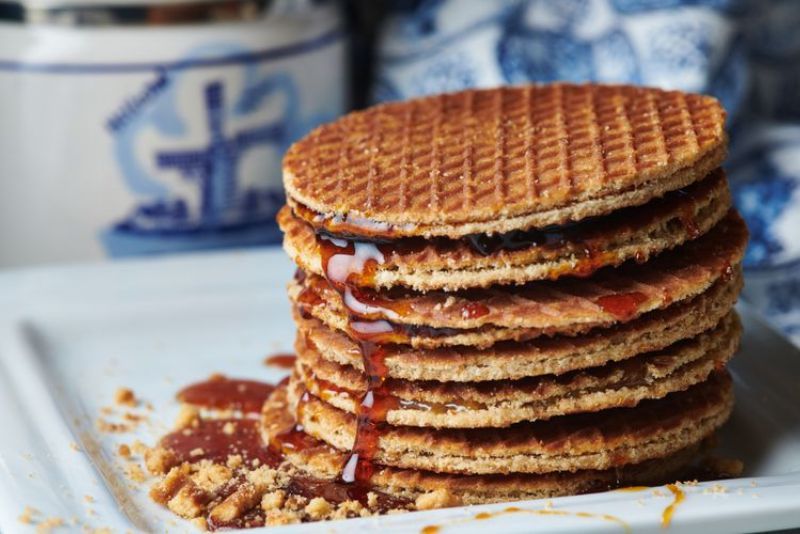 Kuliner Khas Belanda: Stroopwafel, Haring, dan Kelezatan Cokelat