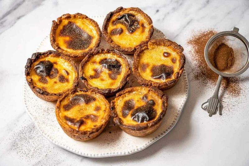 Makanan Khas Portugal yang Menggoda: Bacalhau, Pastel de Nata, dan Kelezatan Vinho Verde