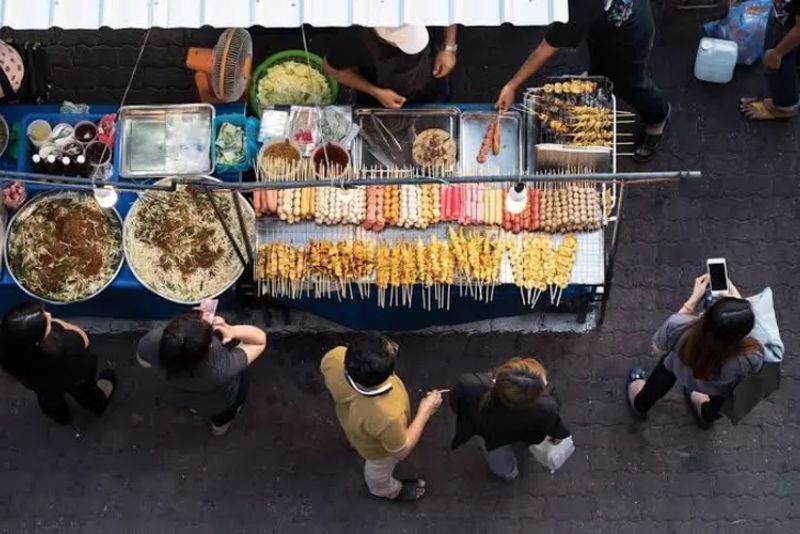 Kuliner Jalanan Indonesia: Makanan Kaki Lima yang Wajib Dicoba