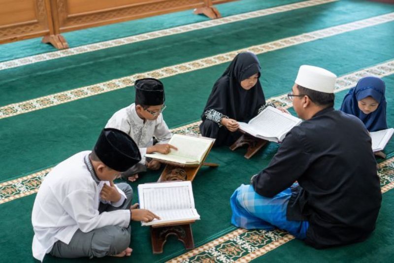 Tantangan dan Peluang Generasi Muda Muslim di Indonesia