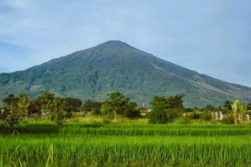 tentang Gunung Ciremai