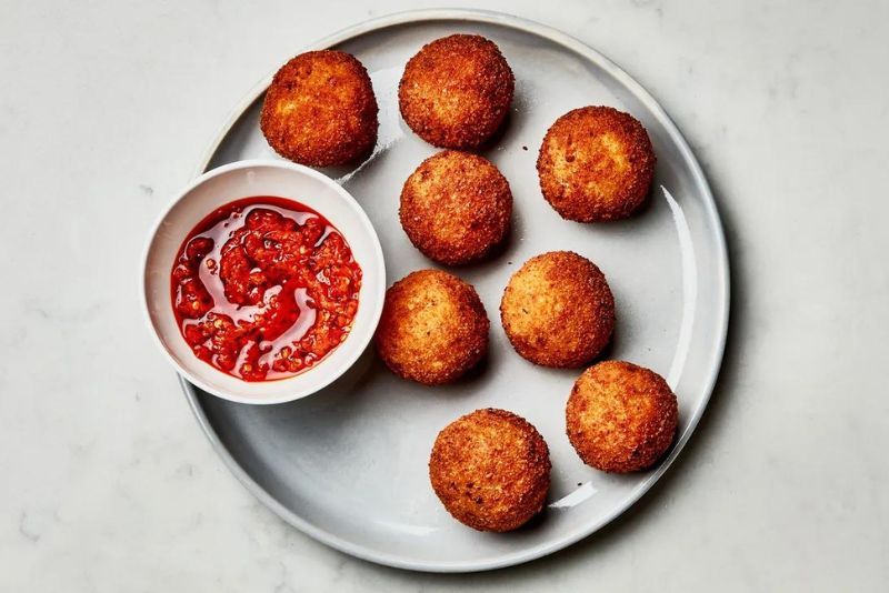 Menyantap Arancini dan Frittata