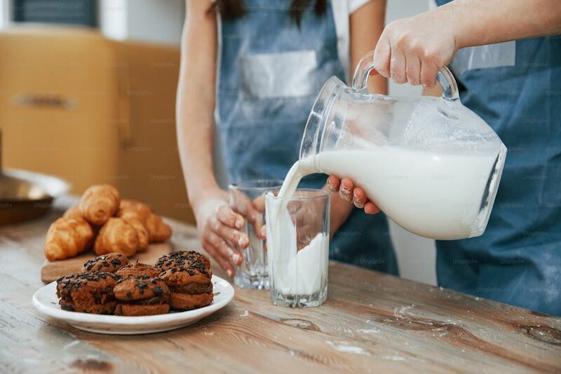 Susu UHT Tidak Disimpan di Kulkas, Amankah Dikonsumsi?