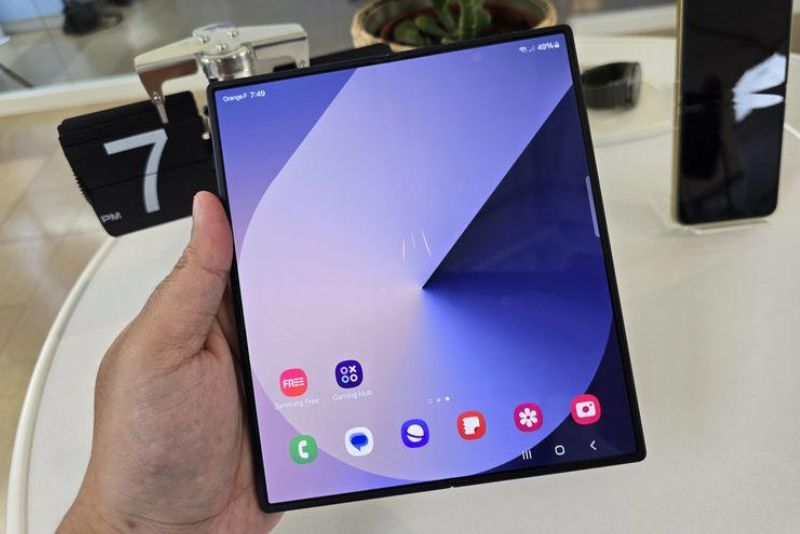 Samsung resmi merilis ponsel lipat terbarunya, Galaxy Z Fold 6