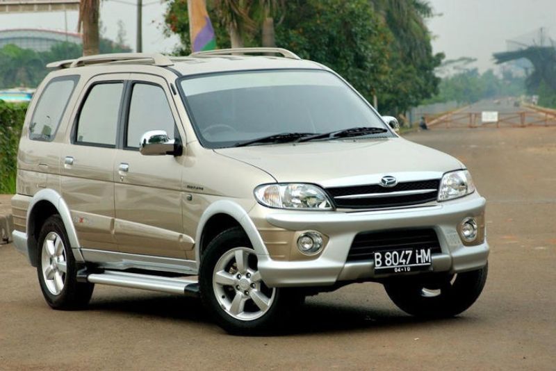 Daihatsu Taruna Oxxy FGX 1.5 EFI tahun 2005