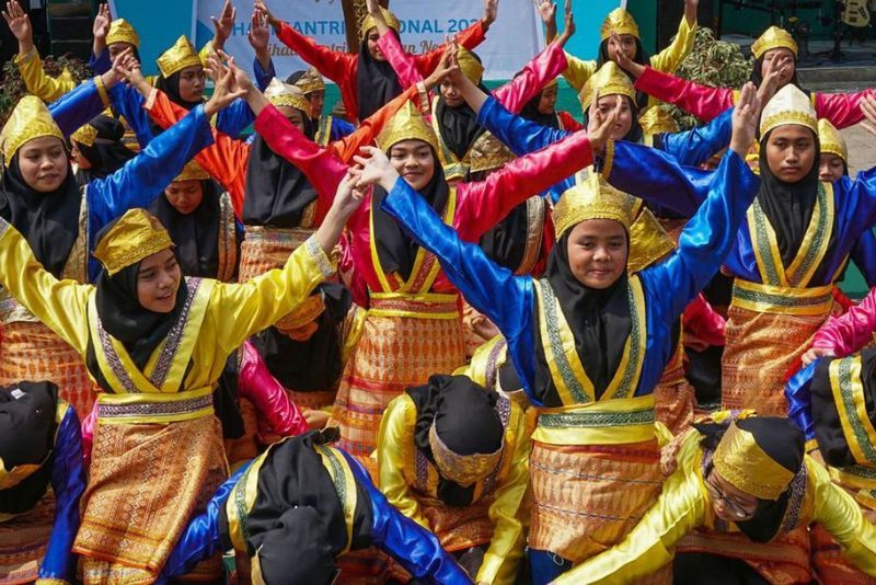 Tari Saman: Menelusuri Gerakan Seirama dan Pesan Moral dari Tanah Gayo ...