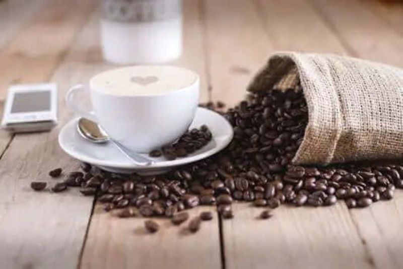 TIPS MINUM KOPI YANG BISA MENJAGA KESEHATAN GIGI