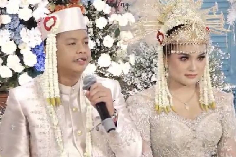 Dustin Tiffani Resmi Menikah, Intip Penampilan Ditha Rizky Amalia Pakai Kebaya Betawi