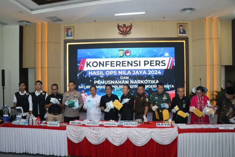 Polisi musnahkan 3,89 kg sabu dan ribuan pil ekstasi