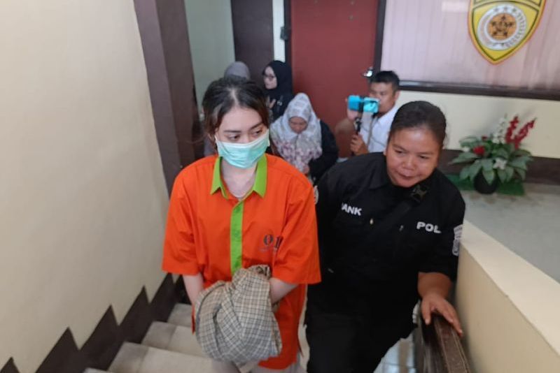 Viral Nazli Mahasiswi di Gorontalo Gadai 11 Laptop Teman Demi Biayai Pacar Main Judi