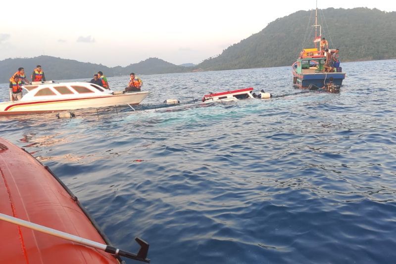 Kapal Kayu Bermuatan Penumpang Tenggelam usai Berangkat dari Pelabuhan Tarempa