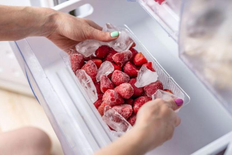 Cara Buah Beku di Freezer untuk Kesegaran Tubuh