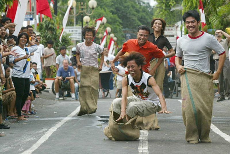 Asal Usul Balap Karung yang Terlupakan Sejak Zaman Penjajahan Belanda