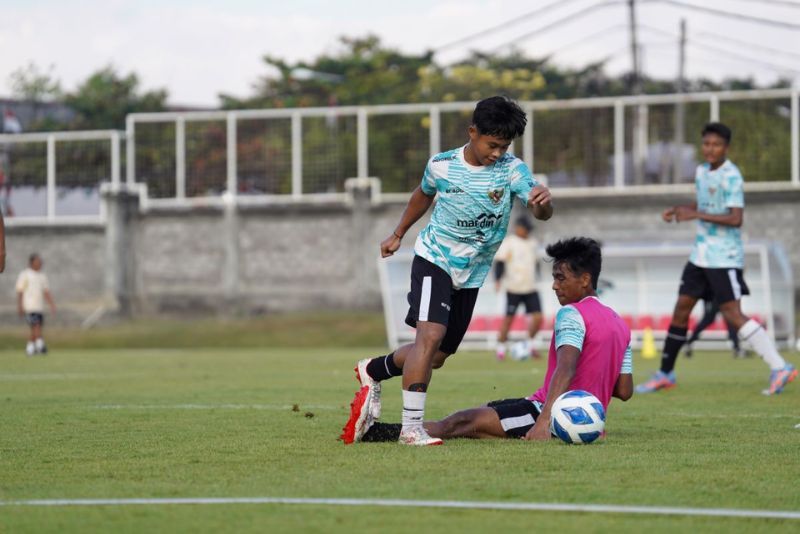 Jelang Timnas Indonesia U-17 vs Timnas India U-17, Nova Arianto Ungkap Ada 3 Pemain Alami Cedera